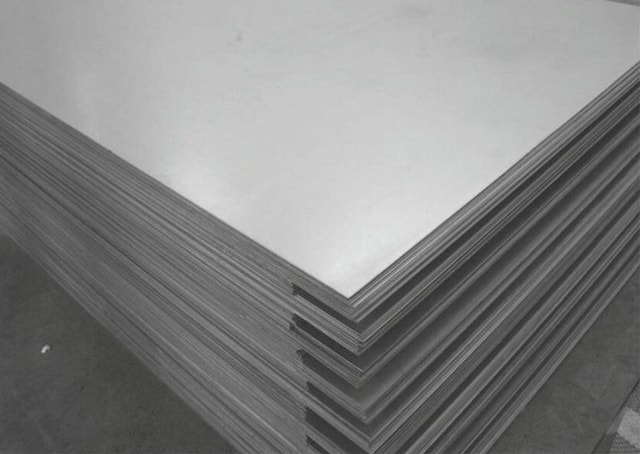 Титановый лист 0.6х600 ВТ1-1